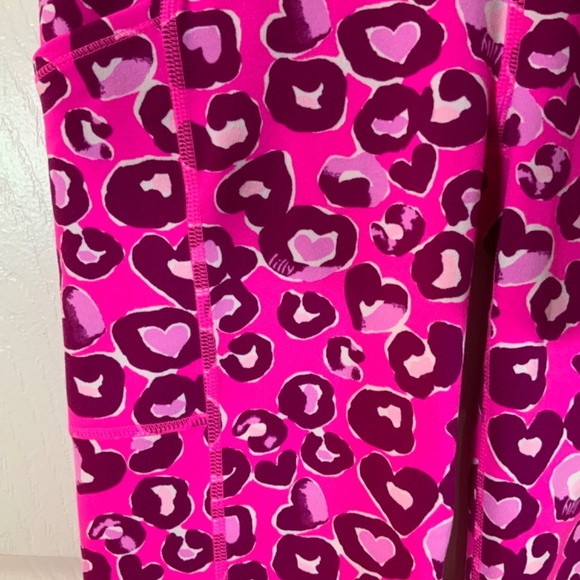 Lilly Pulitzer Weekender High Rise Crop Legging Don’t Be A Cheetah Size Small - Picture 4 of 10